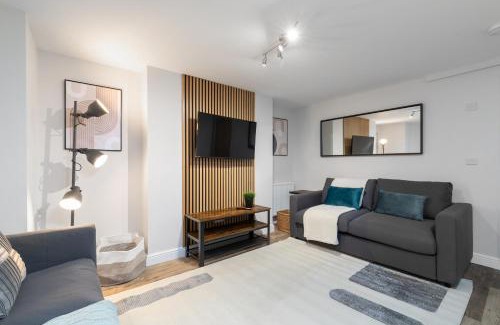 Leeds Apartment | Luxury Lower-Level One Bed Apt