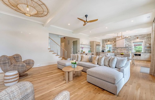 Vanderhorst Plantation House | Luxury Marshfront Retreat with pool and 4 king suites