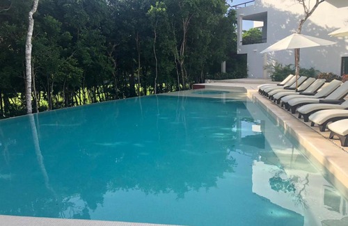Akumal Apartment | Luxury Modern Bahia Principe Condo