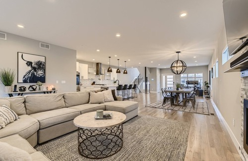 Overland House | Luxury Modern Duplex with Rooftop Hot Tub & Private Office 4800 sq ft