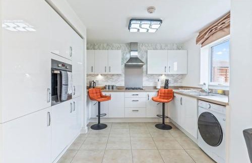 Little Hay House | Luxury Modern House - 8 mins to NEC, Airport