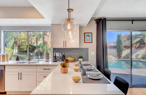 Paradise House | Luxury Modern Two Story Mini Mansion w/Heated Pool + Spa + Putting Green