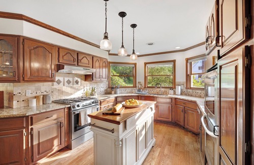 Warwick Cottage | Luxury Mountain House: Pool, Theater & Outdoor Kitchen
