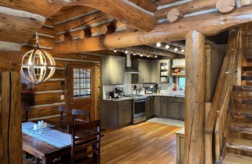 Fraser Cabin | Luxury Mountain Lodge - the perfect mountain getaway!