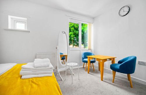 Bordesley Apartment | Luxury New House with free Parking