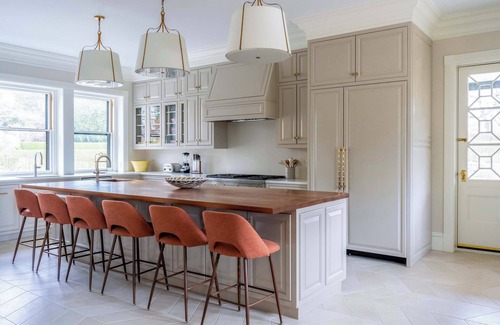 Top of the Hill Apartment | Luxury Newport Estate