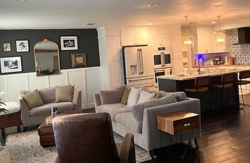 Leon Valley House | Luxury Oasis 4BR, Pool, Grill, Coffee+Snack Bar