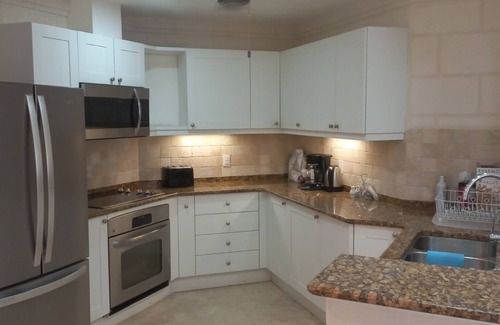 Westmoreland Condo | Luxury ocean view apartment 2 minutes from the beach