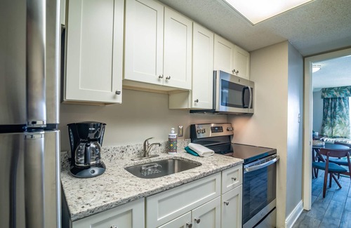 Downtown Myrtle Beach Condo | Luxury Oceanfront Condo, Stunning Views Multiple Pools Sandy Beach Resort