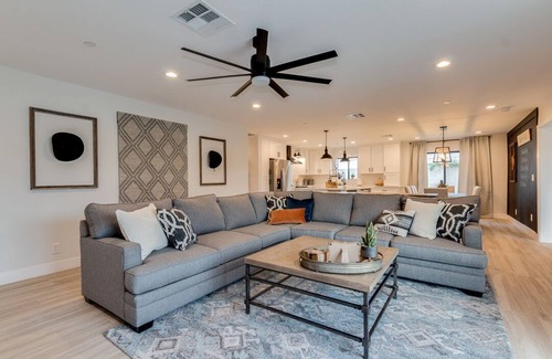 Scottsdale Estates Ten House | Luxury Old Town Scottsdale! Heated Pool & Jacuzzi