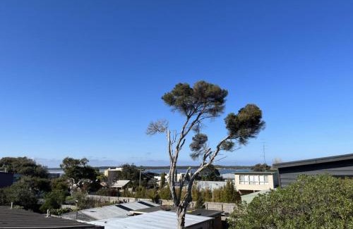 Inverloch House | Luxury on Bayview Wifi Linen included