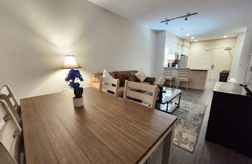Melrose Apartment | Luxury on la Brea by Target store