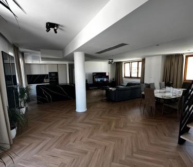 Old Town Apartment | Luxury PENTHOUSE at the Historical Centre Parking