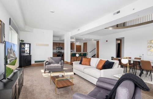 Grandville Apartment | Luxury Penthouse at The Grand Castle