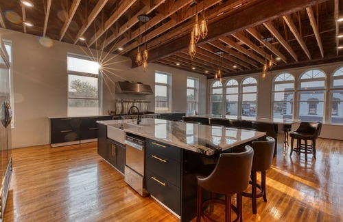 Yankton Apartment | Luxury Penthouse located in the heart of Yankton.
