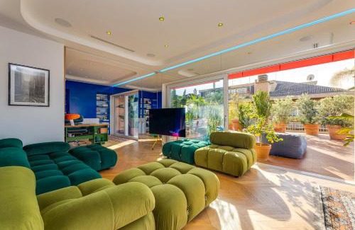 Quartiere XI Portuense Apartment | Luxury penthouse with terrace and hot tub