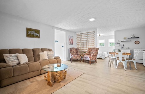 Sparta Apartment | Luxury pet-friendly remodeled cottage