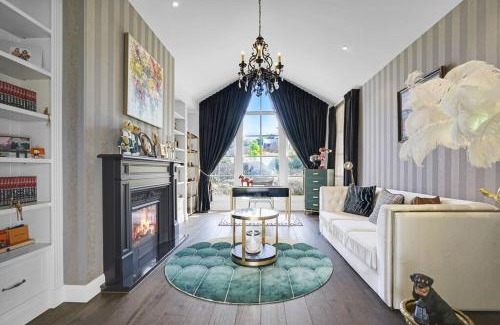Mount Eliza House | Luxury & plush lifestyle 5 Bedroom house in Mt Eliza