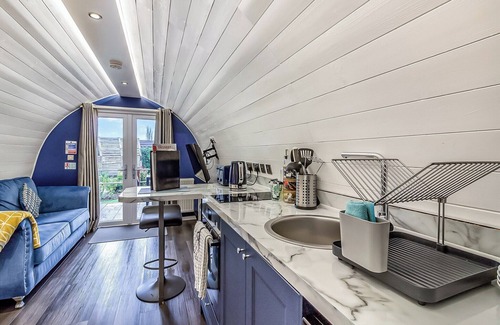 Gunthorpe Cottage | Luxury pod, perfect for two people seeking a romantic and relaxing break.