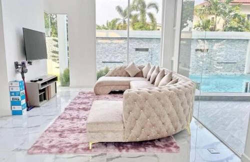Nonthaburi Villa | Luxury Pool Villa 99