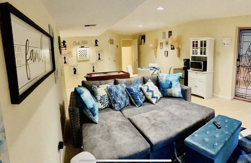 Lake Arbor House | Luxury private basement “King & Queen” bedrooms, near Stadium,DC & Metro at MD