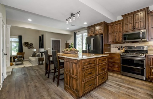 Bucyrus Cottage | Luxury Private Cottage House