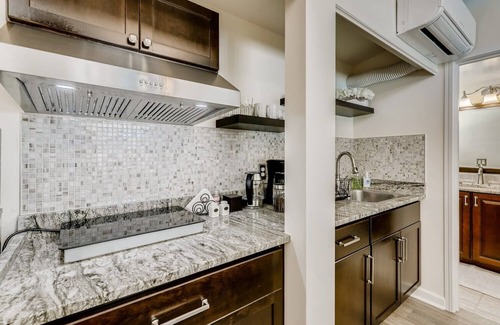 Northwest Bellevue Apartment | Luxury private suite in downtown Bellevue, free parking