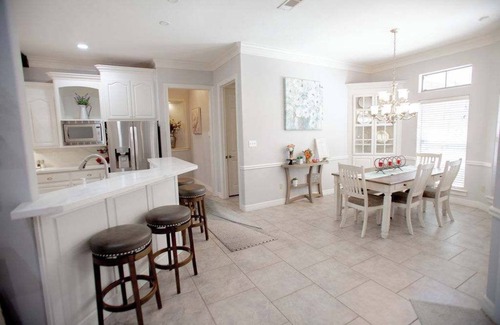 Beaumont House | Luxury Property 5BR 5BA Sparkling Pool, Outdoor Entertainment Area, Billiards Ro