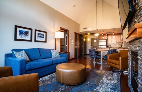 Canmore Apartment | ★ Luxury & Quiet Penthouse Suite/Hot Tub/Pool/Gym