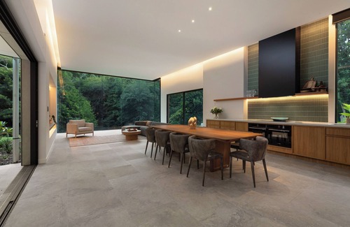 Doonan House | Luxury Rainforest Retreat near Noosa, perfect for groups and big families!
