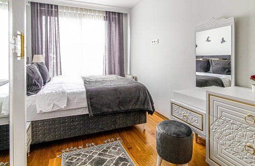 Harbiye Apartment | Luxury Residence Balcony w Pool in Sisli