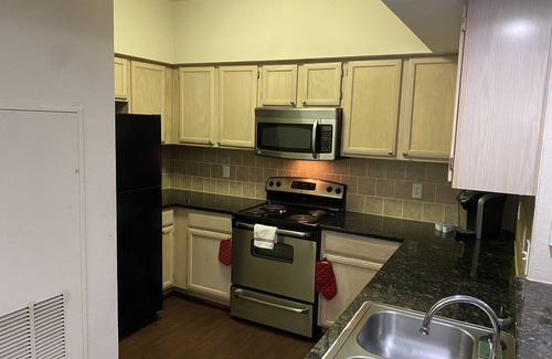 Braeswood Place Apartment | ⭐️⭐️Luxury Rice Village Apartment Short & Long Term Stay⭐️⭐️