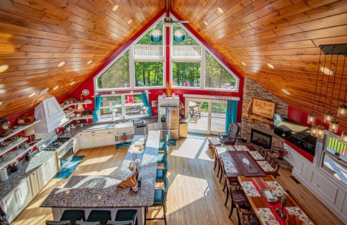 Friendsville Cabin | Luxury Riverfront Lodge sleeps 25 w/Heated Pool, Great for Family Reunions