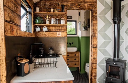 Clacton-on-Sea Cabin | Luxury rural retreat in a cosy hut near the coast