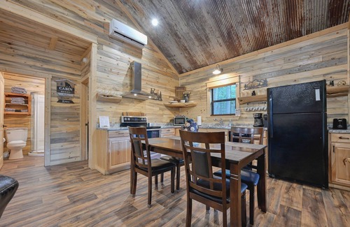 Board Camp Cabin | Luxury rustic cabin located 3 miles to Wolf Pen Gap, Sleeps 5, 2 bedroom, 1 bath