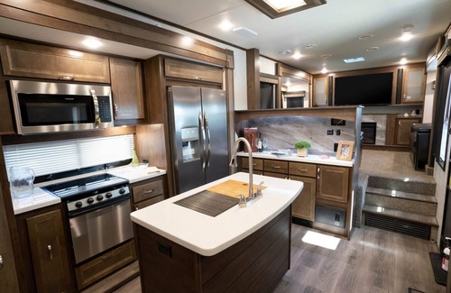 Thackerville House | Luxury RV 2 Bedroom 2 Bath for solar eclipse ring of fire on 3 acres