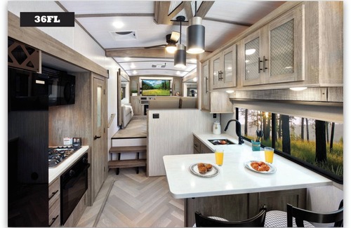 Palm Harbor House | Luxury RV in Palm Harbor in a quiet, private side yard 3 miles from 3 beaches!