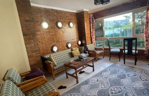 Al-Muntazah Ski Chalet | Luxury Sea View Chalet . Maamourah