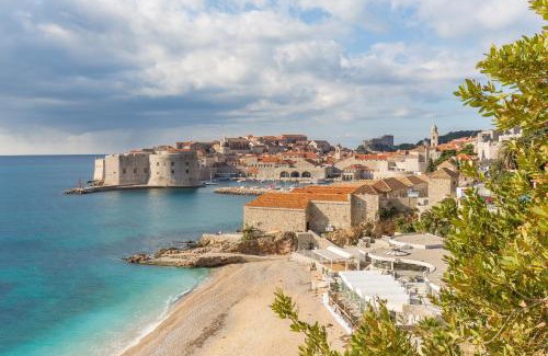 Ploce Apartment | Luxury Seafront Apartment Banje