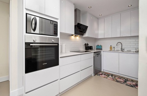 Sea Point Apartment | Luxury Seaside Retreat at Atlantic Views Sea Point