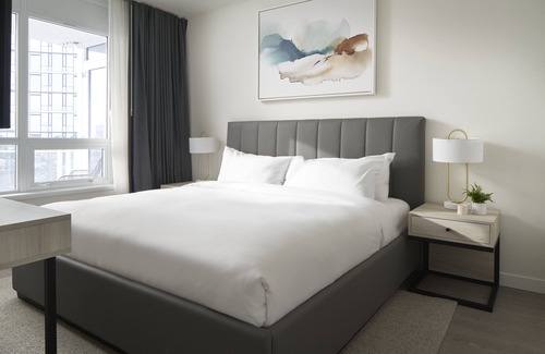 Belltown Hotel | Luxury Seattle Suite w/Balcony, King Bed & Pools—Near South Lake Union Fun!