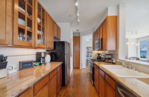 Downtown Seattle Condo | đ˘Luxury Seattle Waterfront Walk to Cruise Ship & Pike Place -Waterfront ViewsđĄ