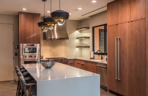 Ivins House | Luxury Service 3 Kings and Bunks & PRIVATE Pool - Sleeps 12 - Daily HK