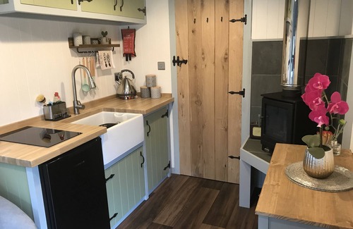 St Davids Apartment | Luxury Shepherds Hut in the Heart of St Davids.