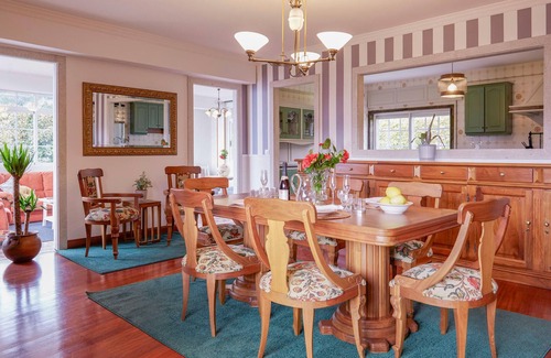Padron House | LUXURY SINGULAR VILLA ROSA