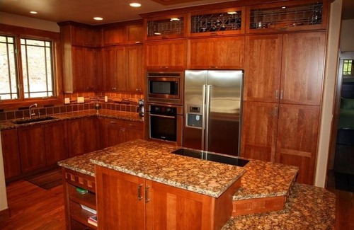 Blue River House | Luxury Ski Haus - Views, privacy, hot tub, town 7 min, Sleeps 10 w max 8 adults
