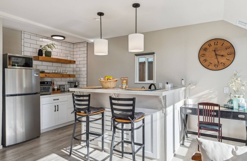 Moss Beach House | Luxury Spa Retreat Guest House with Ocean View