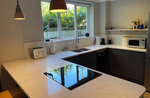 East Molesey Cottage | Luxury, space and a great location