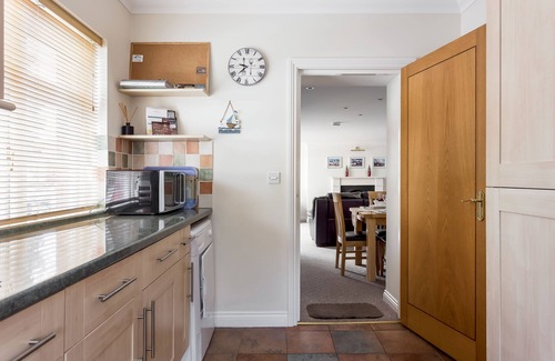 Boscombe Apartment | Luxury spacious 2BR apartment 500m from beach and close proximity to New Forest