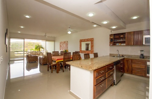 P Chahue Condo | Luxury Spacious Condo with Gorgeous Ocean & Marina Views